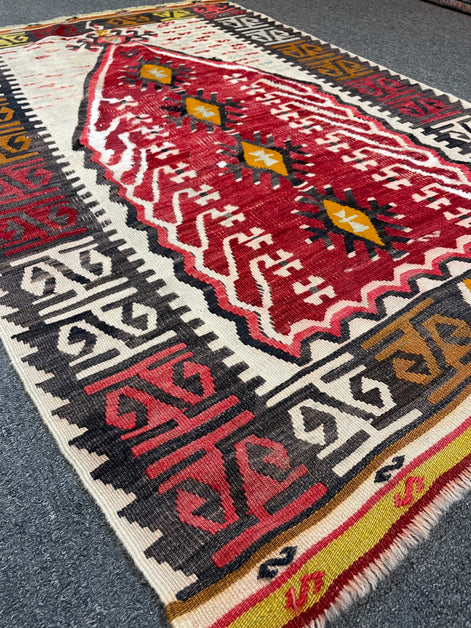 Vintage Turkish Kilim Prayer Rug 3'2 x 4'9