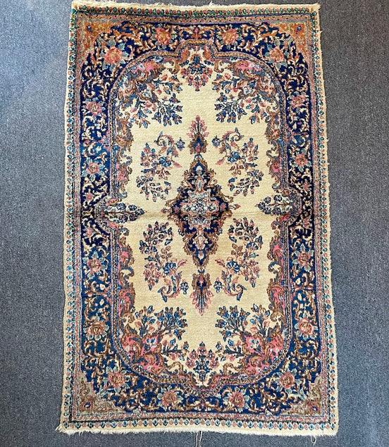 Floral Caucasian 2'11 x 4'8