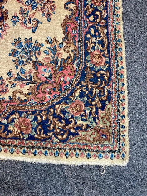 Floral Caucasian 2'11 x 4'8