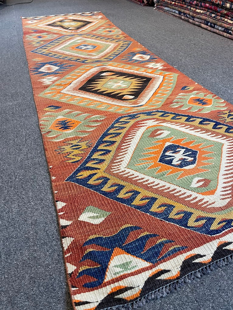 Geometric Runner 2'5 x 8'6