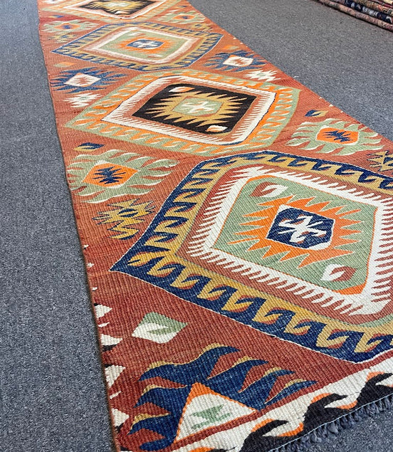 Geometric Runner 2'5 x 8'6