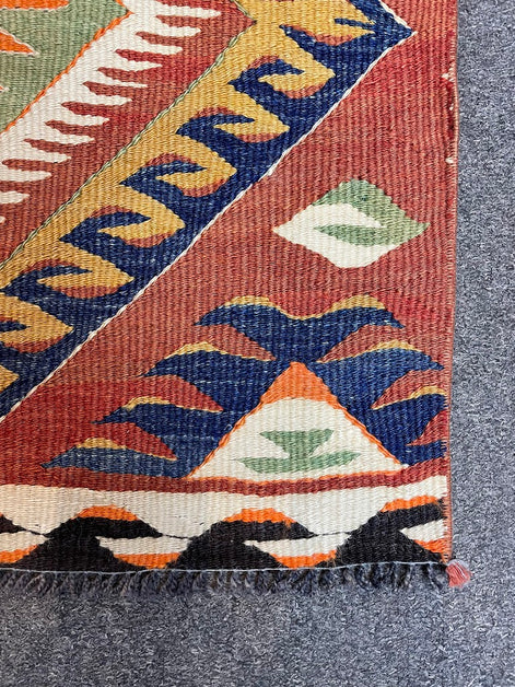 Geometric Runner 2'5 x 8'6