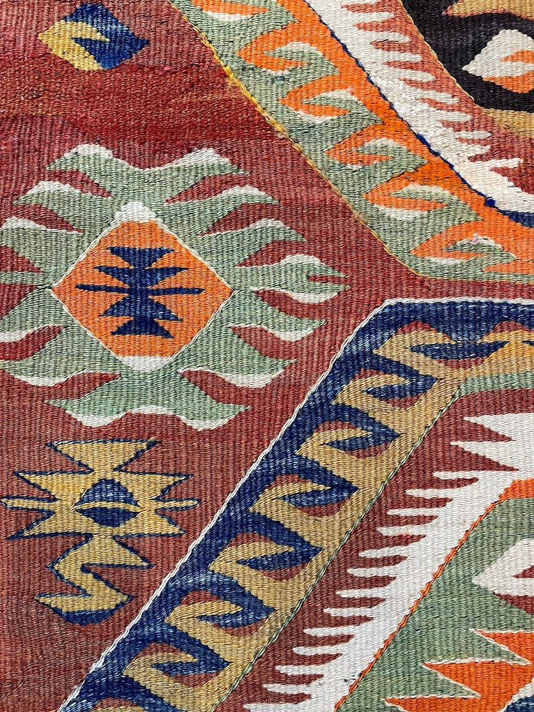 Geometric Runner 2'5 x 8'6