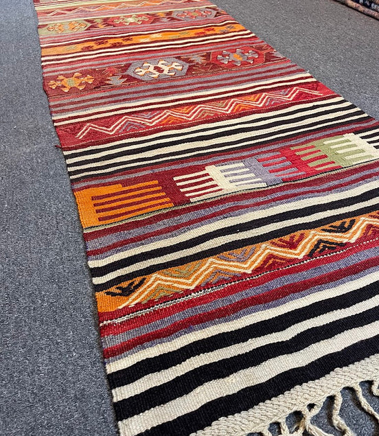 Striped Cicim 2'8 x 8'8
