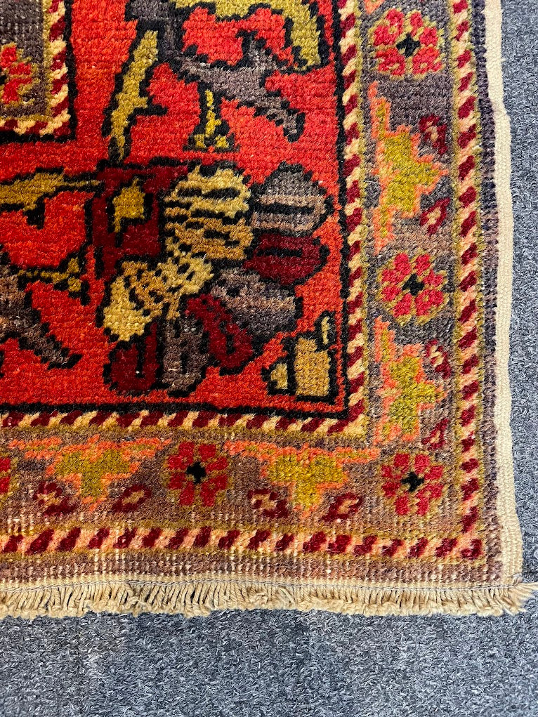 Antique Turkish Gurumbuz 4'10 x 7'7