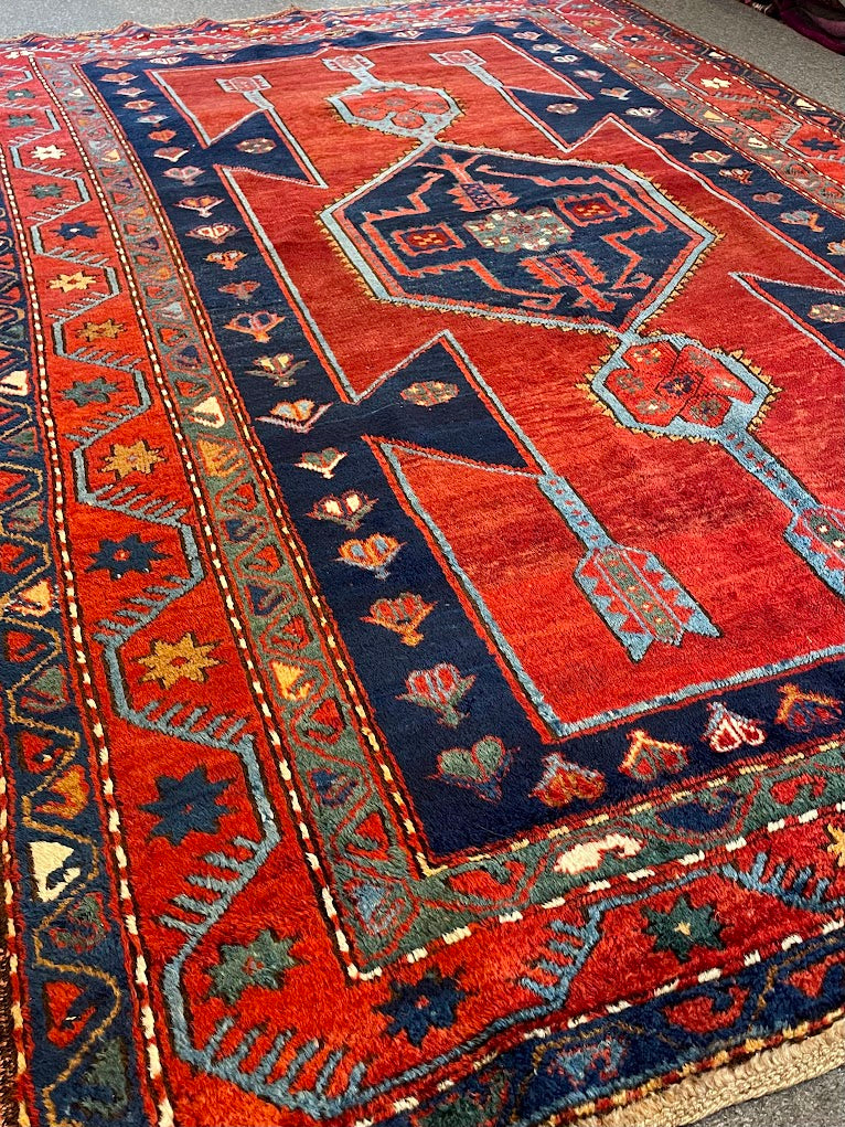 Caucasian Kuba 5'9 x 8'10