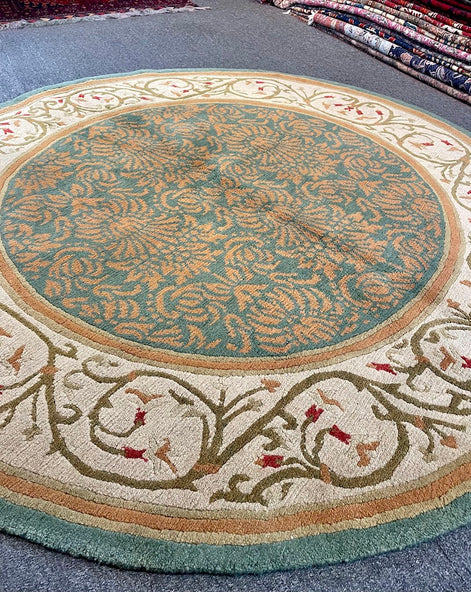 Tibetan Floral 5'9 Round