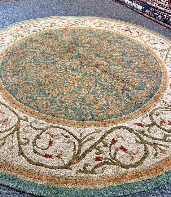 Tibetan Floral 5'9 Round