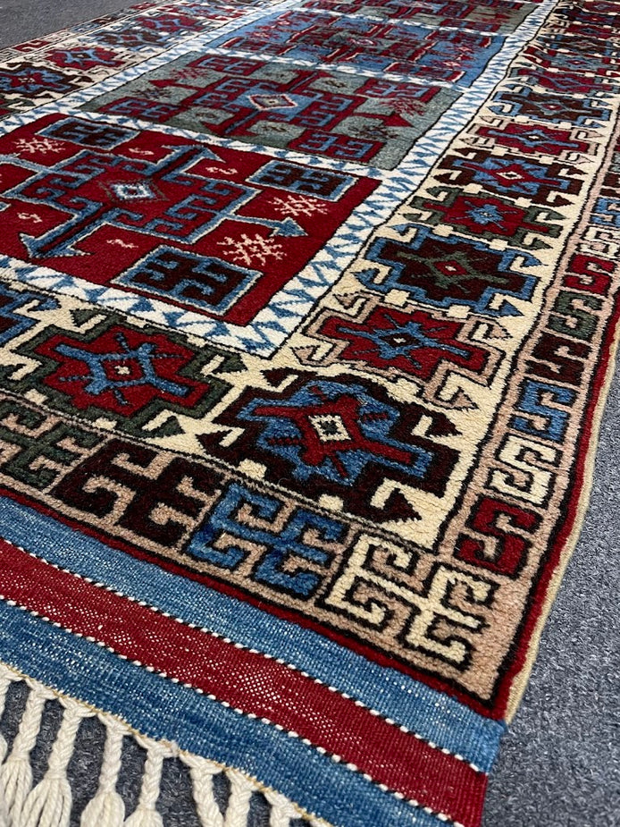 Turkish Yurtdag 3'8 x 8'3