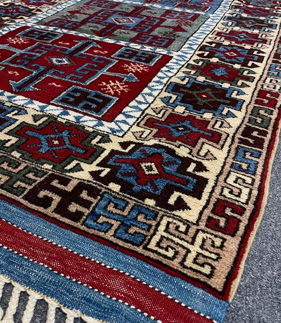 Turkish Yurtdag 3'8 x 8'3
