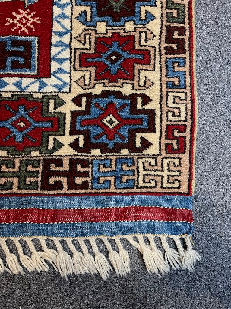 Turkish Yurtdag 3'8 x 8'3