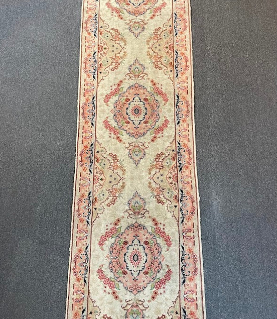 Persian Wool/Silk Floral 2'5 x 9'9
