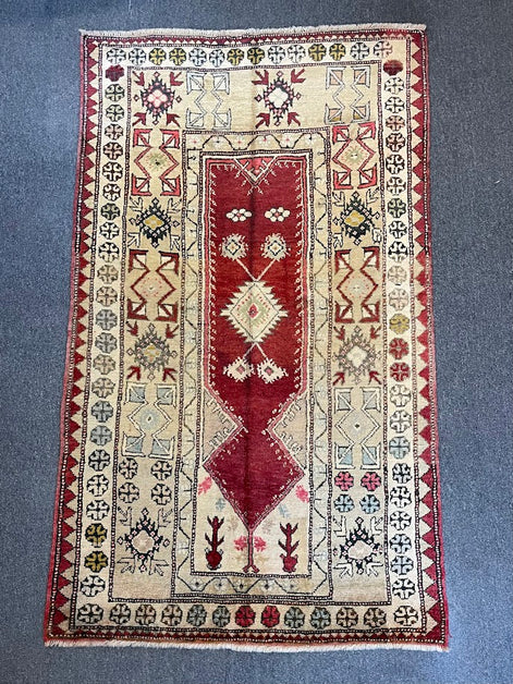 Turkish Milas 3'9 x 6'5