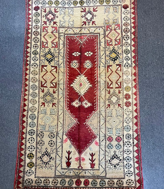 Turkish Milas 3'9 x 6'5