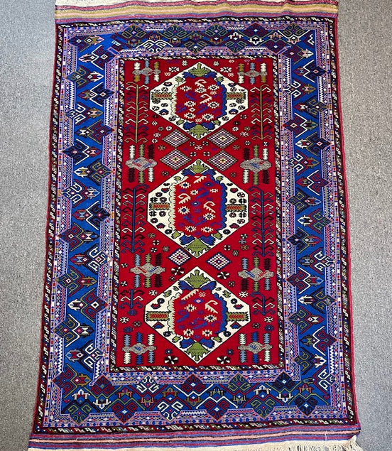 Caucasian Geometric 4'2 x 6'6