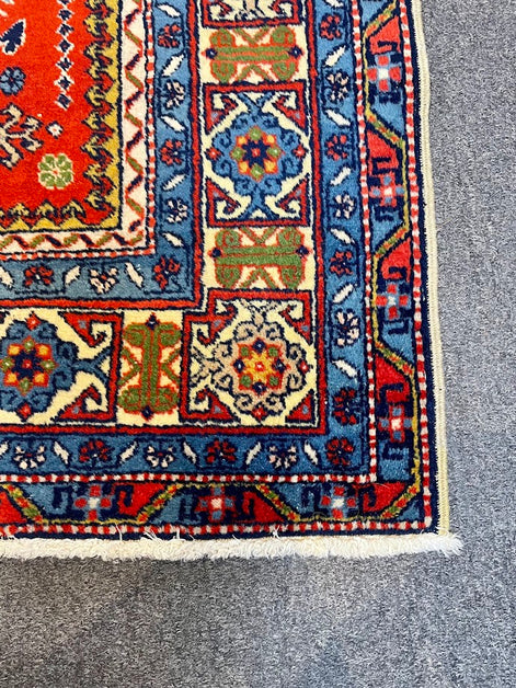 Caucasian Geometric 4'1 x 5'7