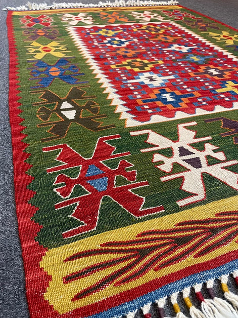 Turkish Nuzumlu Kilim 3'4 x 4'10