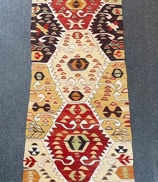 Turkish Nuzumlu Kilim 2'4 x 6'5