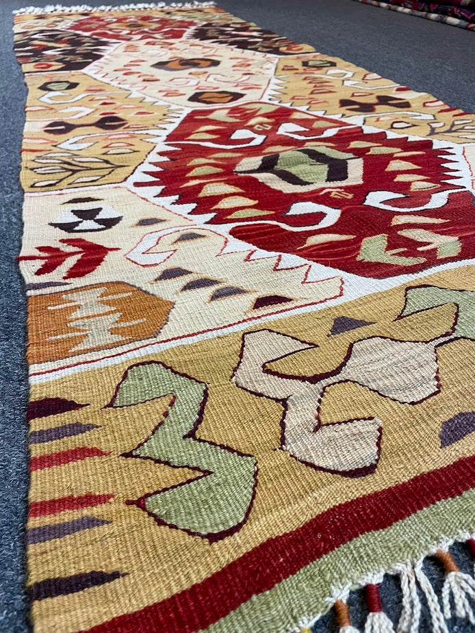 Turkish Nuzumlu Kilim 2'4 x 6'5