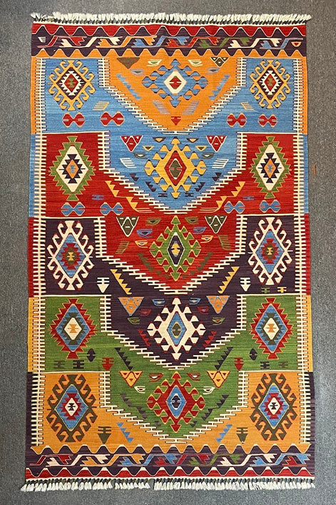 Turkish Nuzumlu 4'1 x 6'7