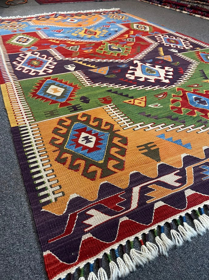 Turkish Nuzumlu 4'1 x 6'7