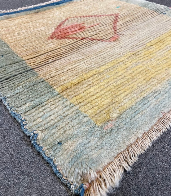 Minimalist 2'11 x 3'0