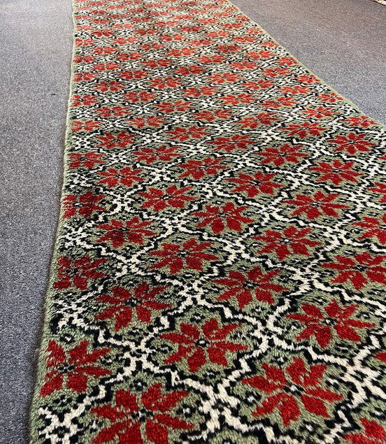 Turkish Abstract Floral 2'5 x 10'10