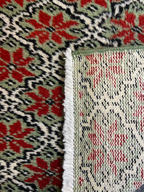 Turkish Abstract Floral 2'5 x 10'10