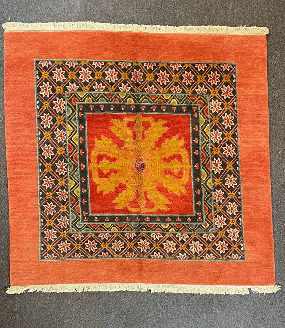 Tibetan Double Dorjee 4'9 x 4'11