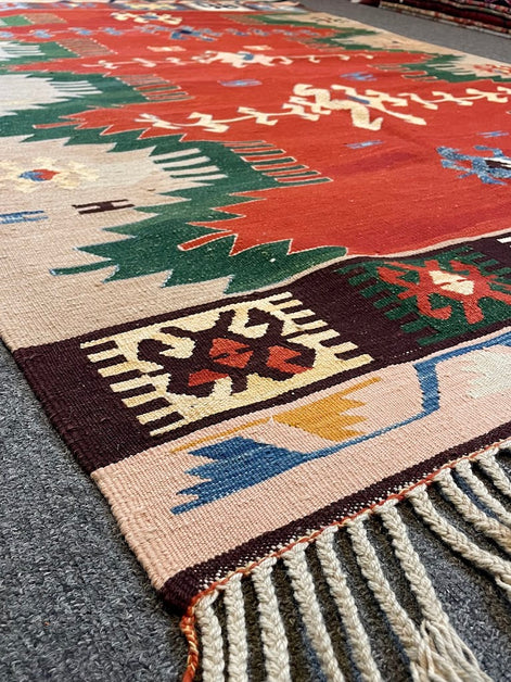 Turkish Kilim 4'7 x 6'9