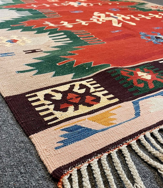 Turkish Kilim 4'7 x 6'9