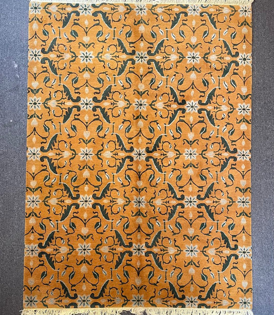 Tibetan Floral 5'1 x 6'10
