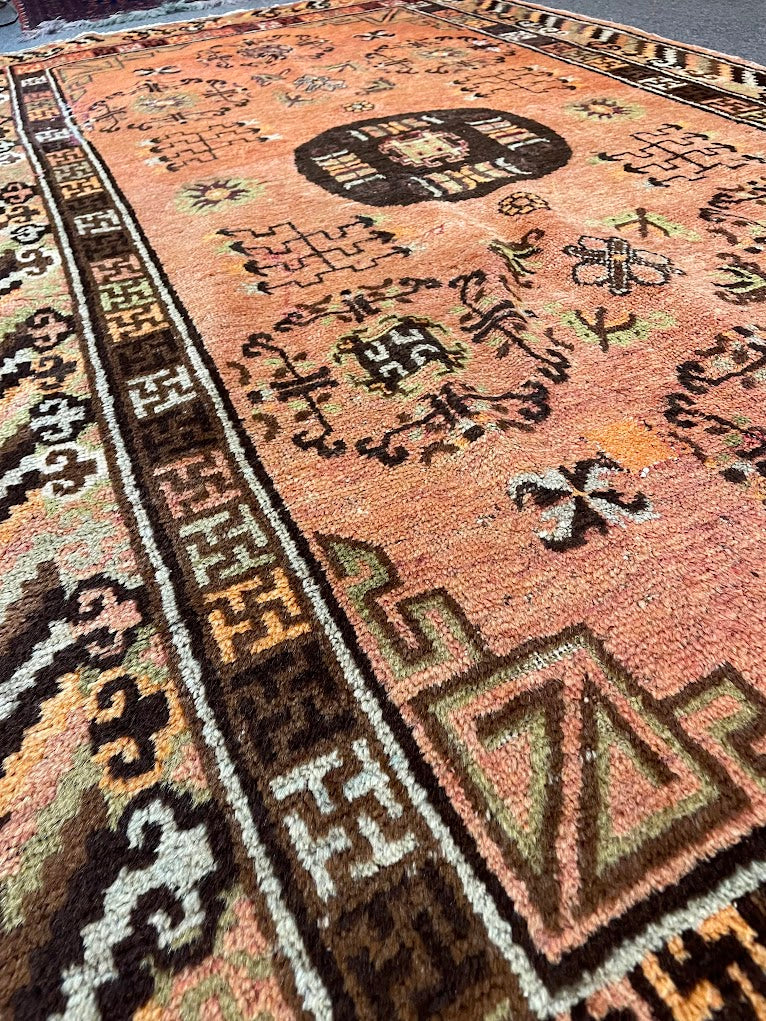 Uyghur Khotanese 4'3 x 7'9