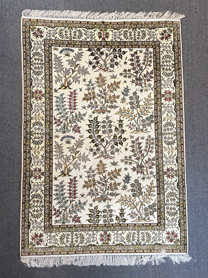 Persian Silk 4'0 x 5'9