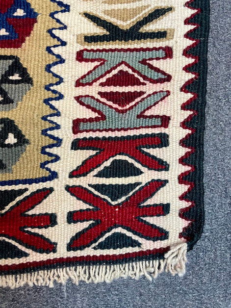 Turkish Nuzumlu 3'7 x 5'10