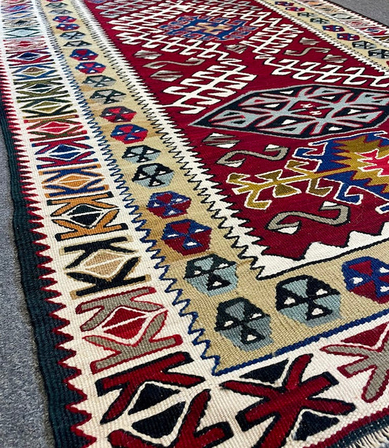 Turkish Nuzumlu 3'7 x 5'10