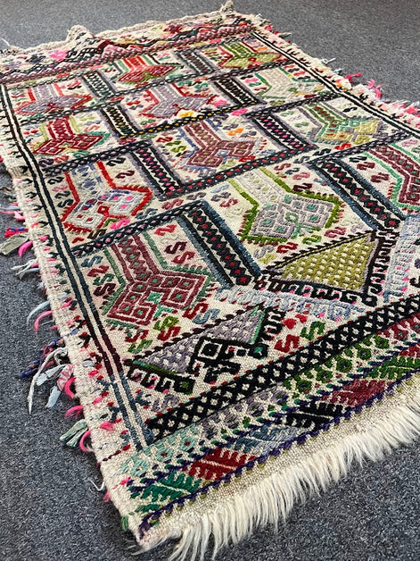 Turkish Cicim Seccade Prayer Rug 2'5 x 4'9