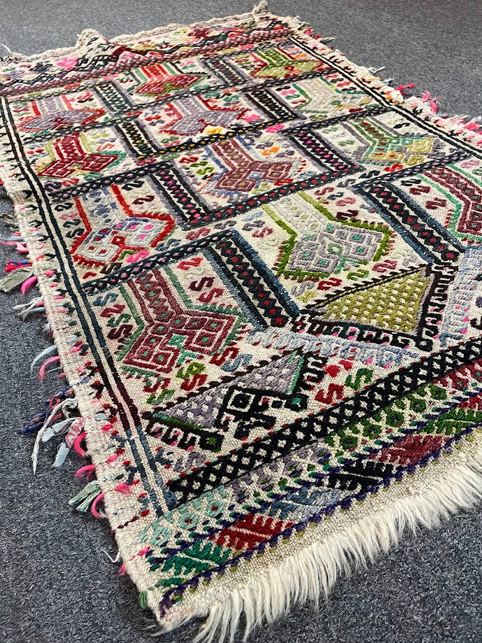 Turkish Cicim Seccade Prayer Rug 2'5 x 4'9