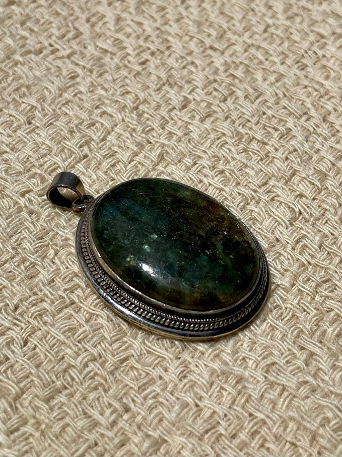 Labradorite Silver Pendant
