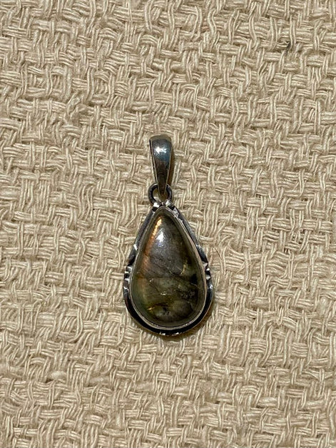 Labradorite Silver Pendant