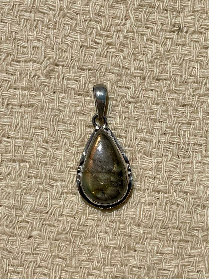 Labradorite Silver Pendant