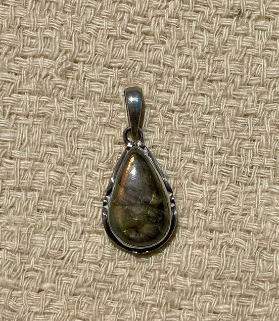 Labradorite Silver Pendant