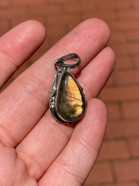 Labradorite Silver Pendant