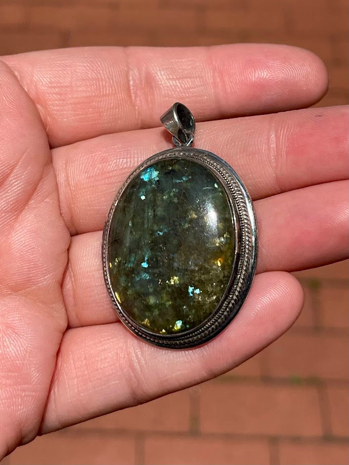 Labradorite Silver Pendant