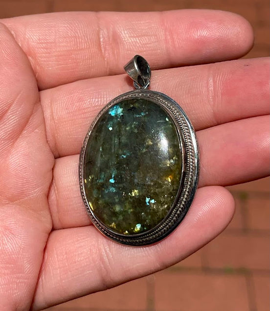 Labradorite Silver Pendant