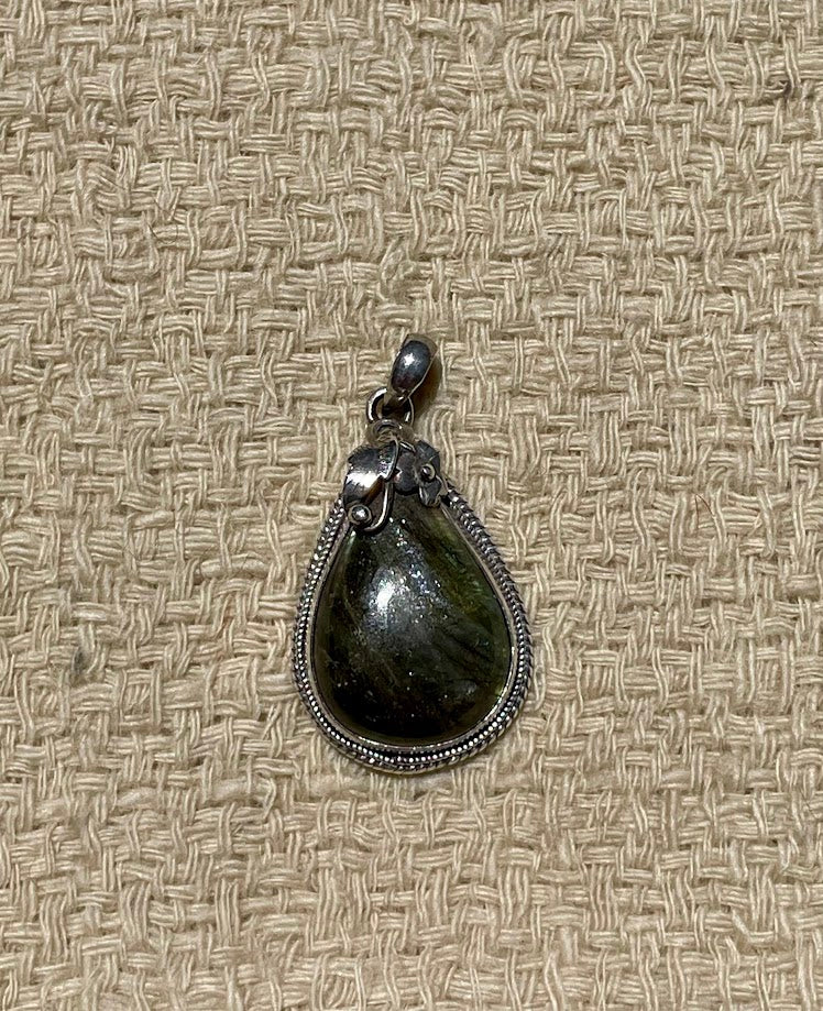 Labradorite Silver Pendant