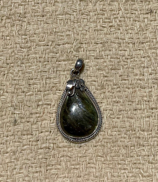 Labradorite Silver Pendant