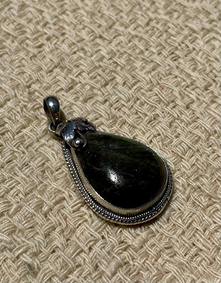 Labradorite Silver Pendant