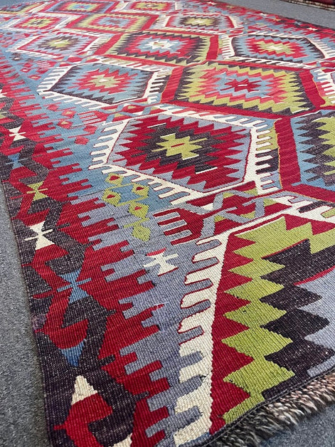 Turkish Usak 5'0 x 9'4