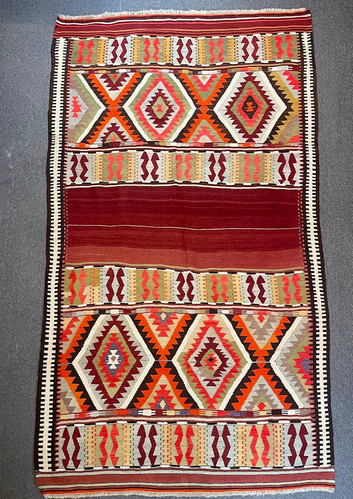 Turkish Balikesir Karakesili Kilim 5'6 x 8'3